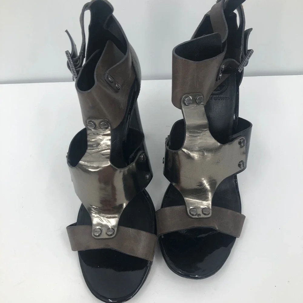 Tory Burch black and silver strap he'll size‎ 9.5M